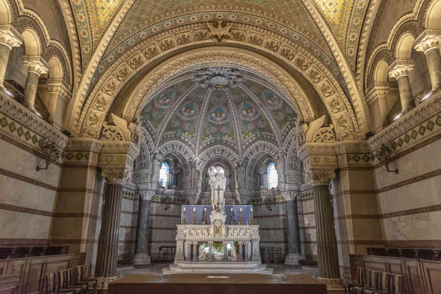 Francia - Lyon 088 - basílica Notre-Dame de Fourvière - cripta.jpg